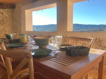 Location de vacances pour 10 personnes, avec vue et terrasse à Moustiers-Sainte-Marie