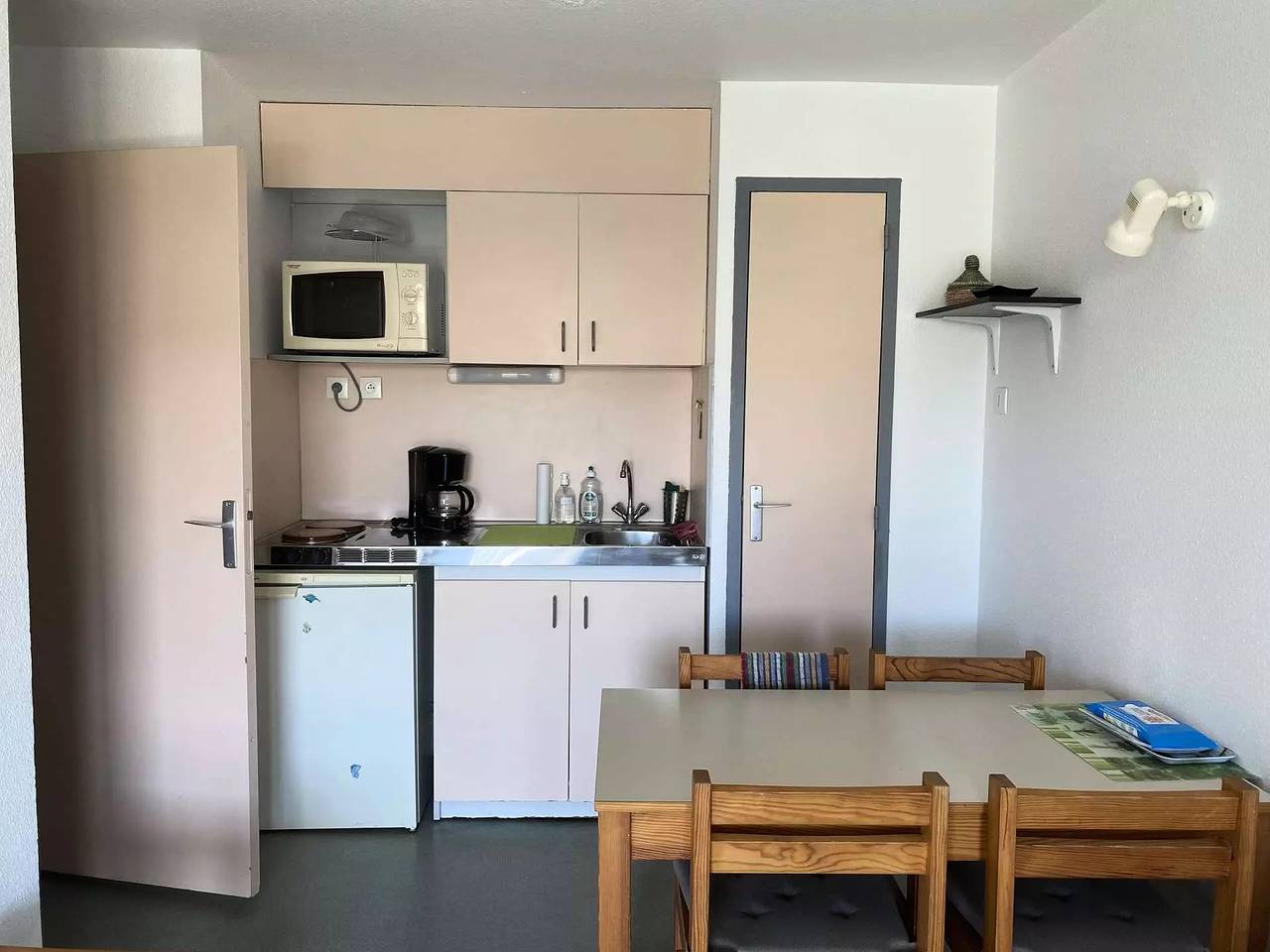 Apartamento entero, 215 - Bonito apartamento para dos personas con vistas al puerto in Hourtin, Parque natural regional del Médoc