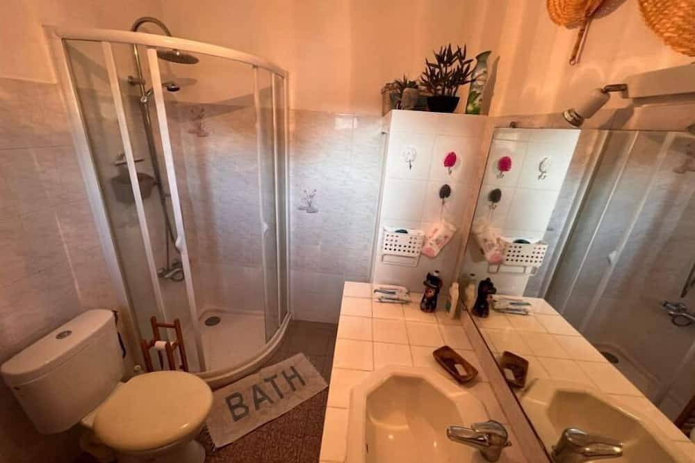 Apartamento entero, Appartement de Village, Proche de la Rivière, de la Plage et des Commerces ! in Sainte-Lucie de Porto-Vecchio, Zonza