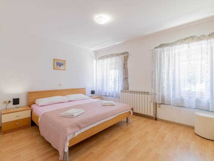 Hügelige Steinvilla für 10 Gäste in Donji Vinjani in Imotski, Makarska Riviera