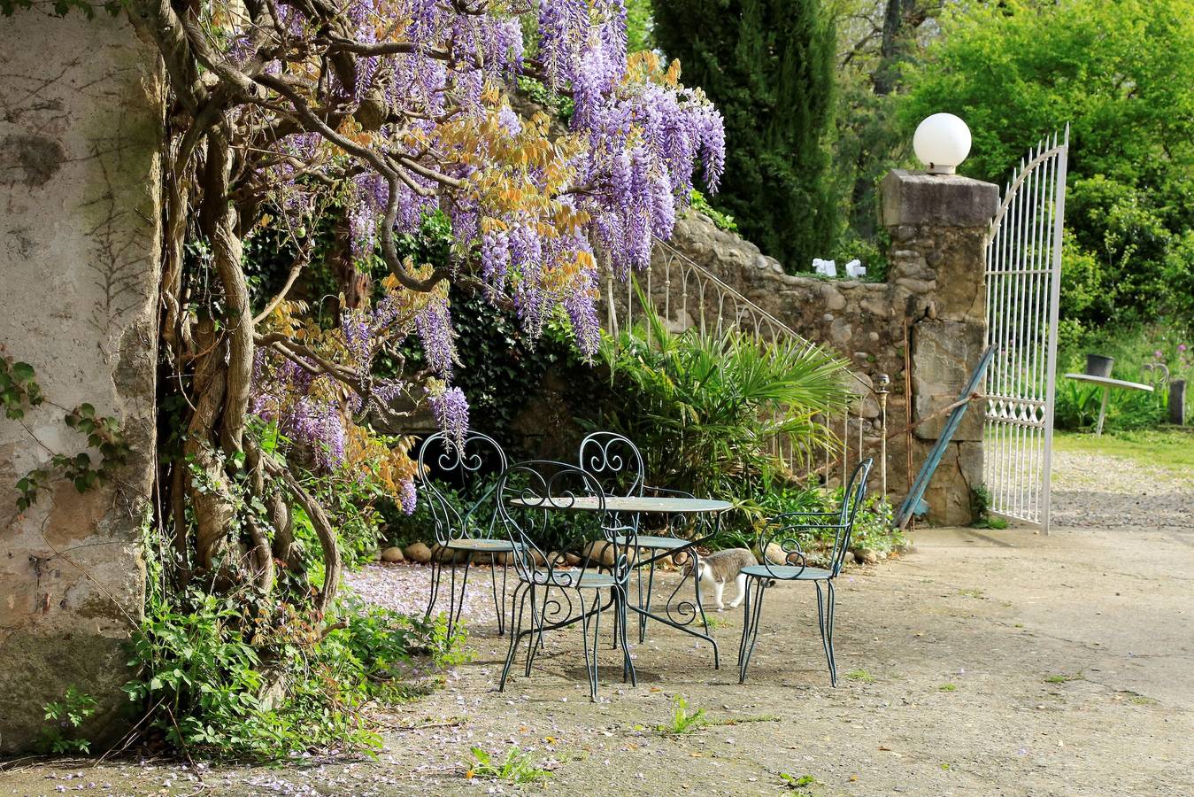 Maison de campagne « Gîte Noisettes » avec piscine partagée, terrasse privée et Wi-Fi in Saint-Didier-sous-Aubenas, Ardèche