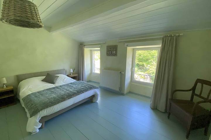 Location de vacances pour 5 personnes, avec terrasse ainsi que piscine et jardin à Lamastre - 2