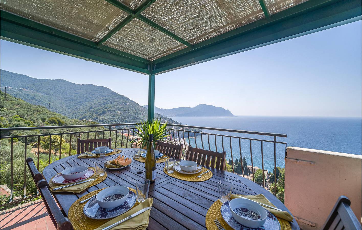 Appartement met uitzicht op het water en terras, TV & Internet in Pieve Ligure, Ligurische Kust