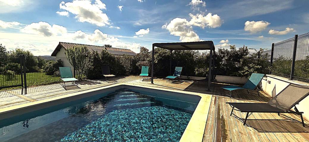 Gîte pour 5 personnes, avec terrasse ainsi que jardin et piscine dans le Gers - 2