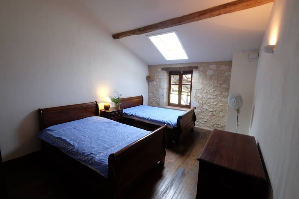 Belle villa avec piscine, privée et calme in Gers