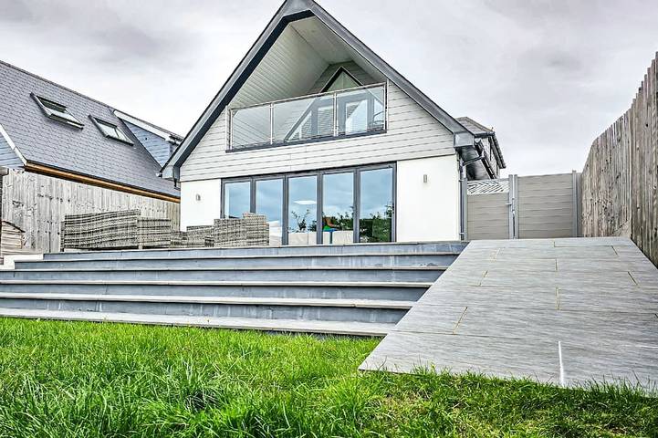 Ferienhaus für 8 Personen, mit Balkon und Garten in Poole