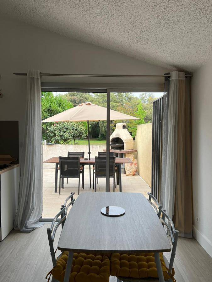 Gîte pour 4 personnes, avec piscine ainsi que vue et terrasse dans Port de Taverna - 4