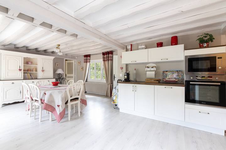 Ferienhaus für 14 Personen mit Terrasse in Morainville-Jouveaux, Bernay und Umgebung