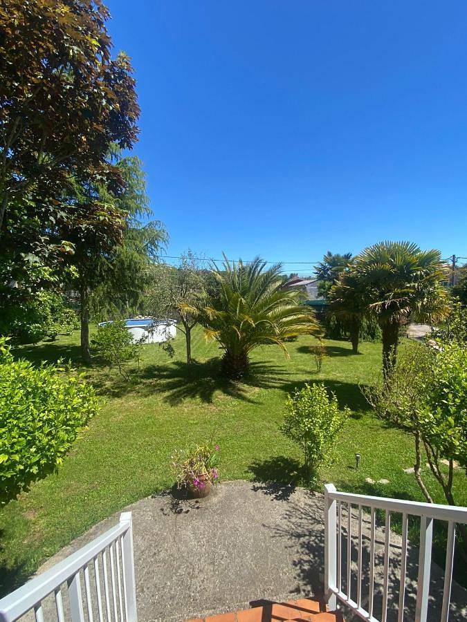Location de vacances pour 5 personnes, avec Balcon et Terrasse ainsi que Jardin et Piscine à Sada