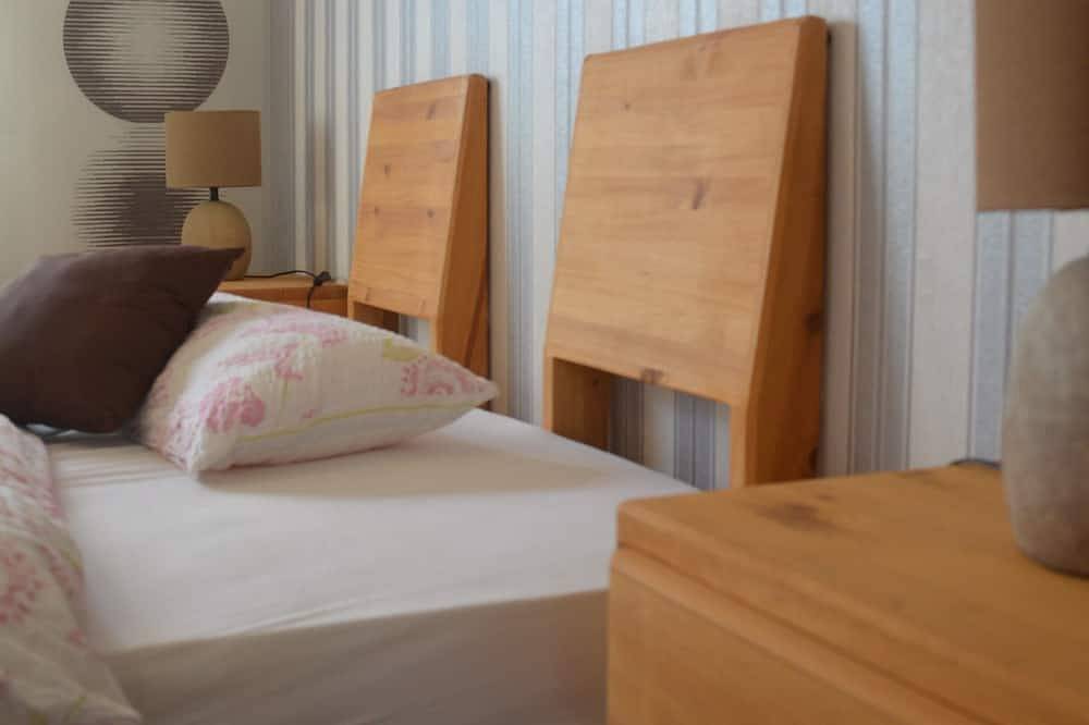 Ganze Wohnung, ! Top ! Ferien-Apartment - modern & perfekt für 2 bis 4 Erwachsene (+ Not-Sofa) in Waren (Müritz), Müritz
