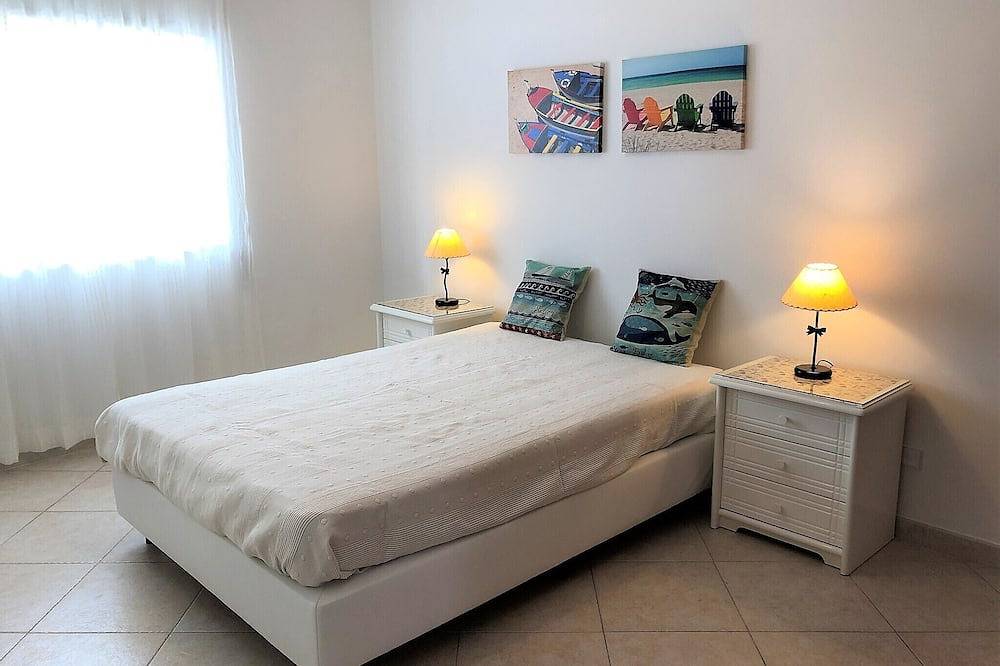 Ganze Wohnung, Apartment 250 Meter vom Strand von Altura mit Terrasse, Klimaanlage und Internet in Altura, Faro Distrikt