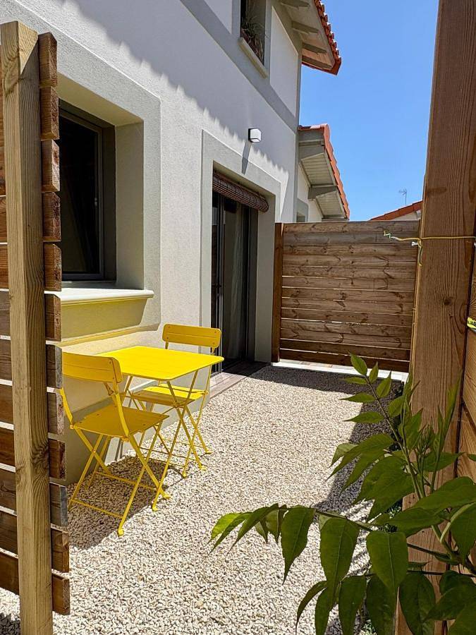 Location de vacances pour 4 personnes, avec terrasse dans Plage de La Birochère - 2