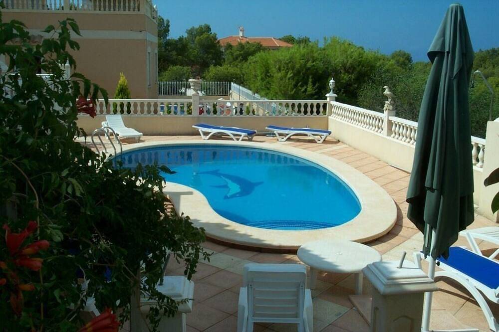 Ganze Wohnung, Apartment für einen Familienurlaub, große Terrasse und Pool, sicher. in El Pinar de San Gines, Cartagena