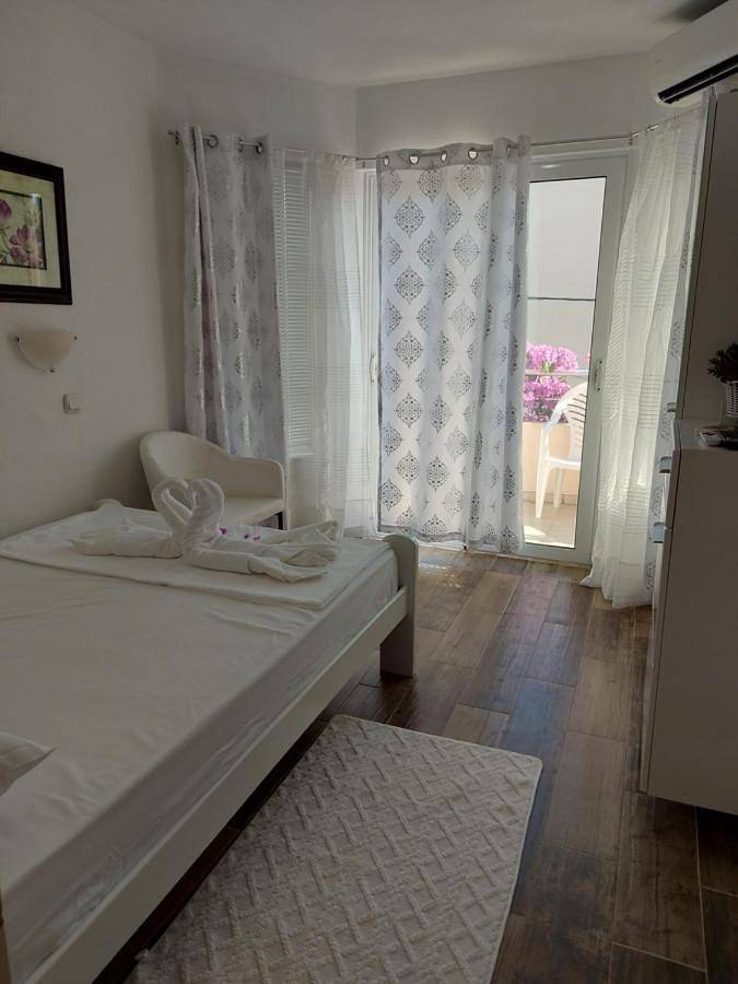 Villa Lyudmila in Utjeha-Bušat, Montenegro Coast