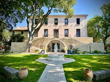 Chambre d’hôte pour 4 personnes, avec piscine ainsi que jacuzzi et jardin à Aubagne