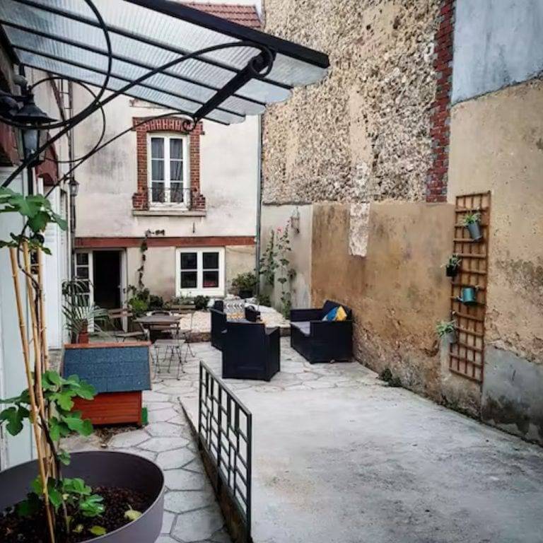 Chambres d'hôtes sur notre exploitation viticole - Au Puech Loubio in Hautvillers, Parc naturel régional de la Montagne de Reims