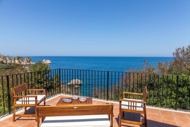Villa für 8 Personen, mit Balkon und Garten - 1