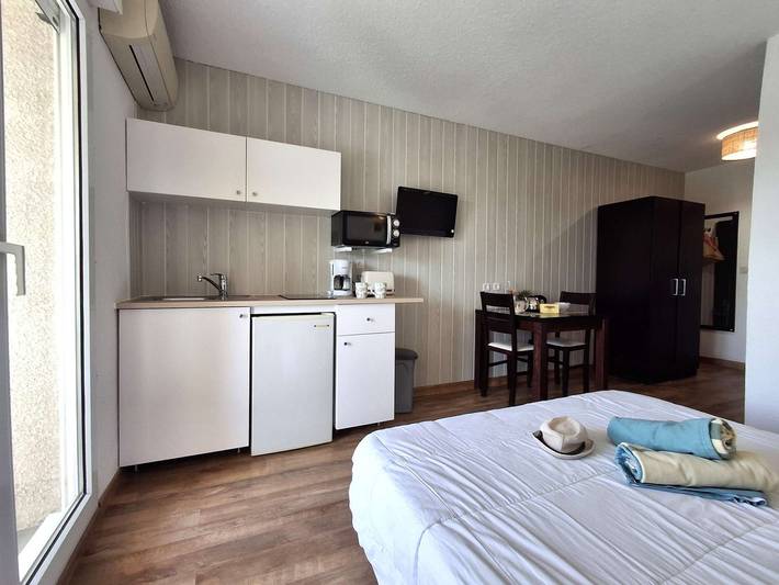 Gîte pour 2 personnes, avec piscine et terrasse à Saint-Florent - 4
