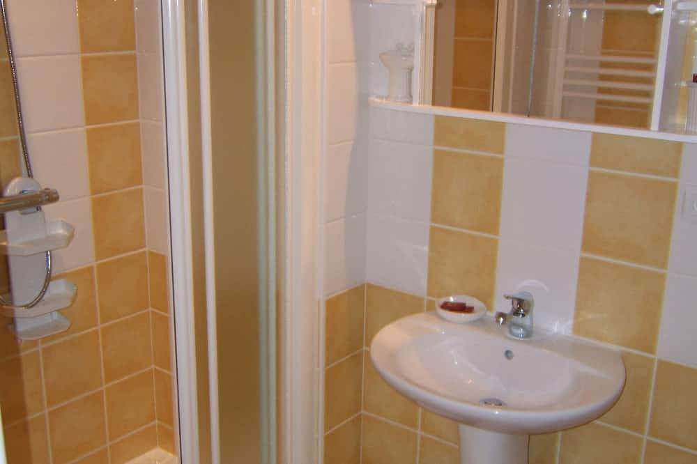 Chambre d'hôtes climatisée jusqu'à 5 personnes - Wifi gratuit. in Labruguière, Région de Castres