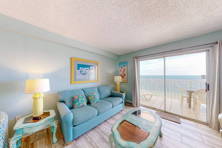 Beach rental for 6 people, with pool and balcony as well as hot tub in Gulf Shores