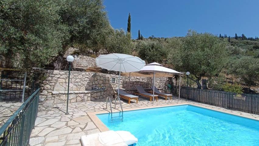 Location de vacances pour 4 personnes, avec jardin ainsi que vue et piscine dans Vathy - 3