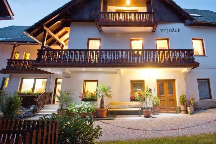 BnB für 3 Personen, mit Ausblick und Garten in Bled