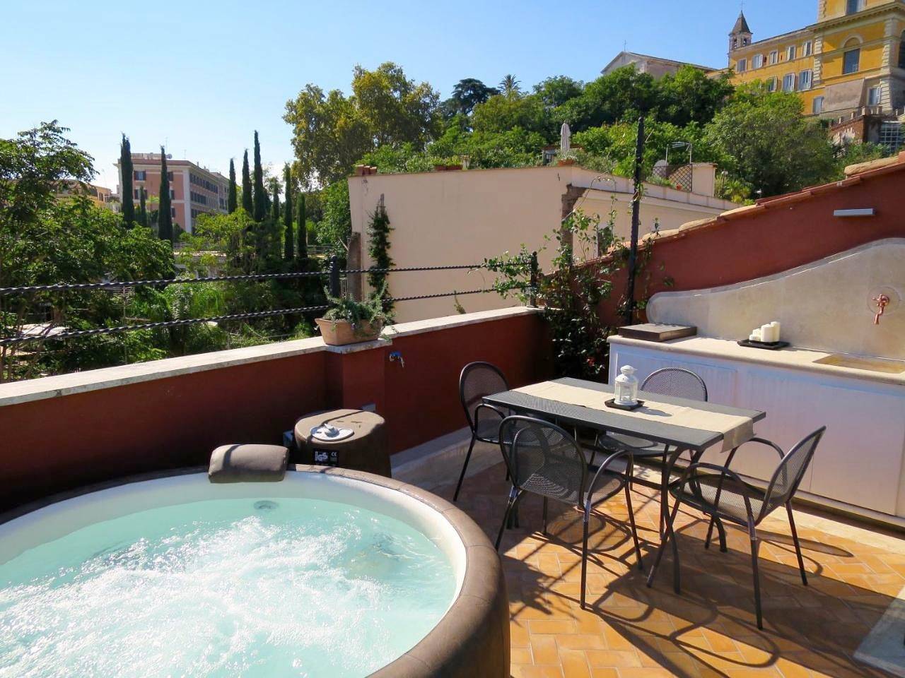 Residenza del Cedro in Trastevere, Roma