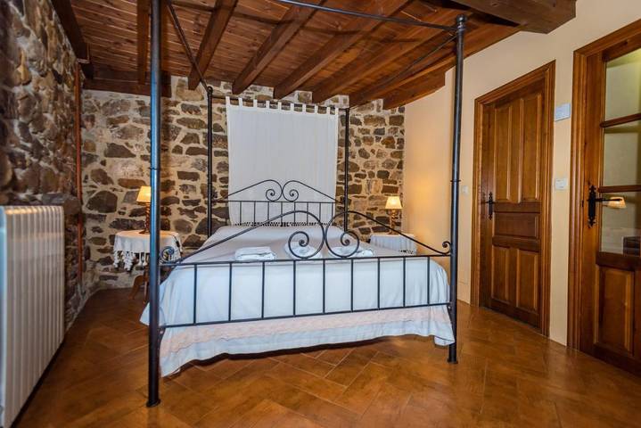 Casa rural para 4 personas, con vistas y terraza, Se admiten mascotas en Piloña