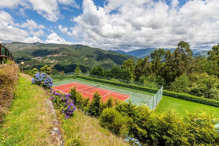 Location de vacances pour 5 personnes, avec bassin pour enfant et jardin ainsi que piscine et vue dans Caniçada - 3