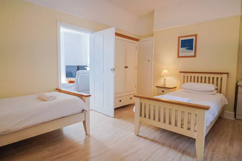 Sea Lovers, pet friendly, country holiday cottage in Exmouth in Exmouth, Devon