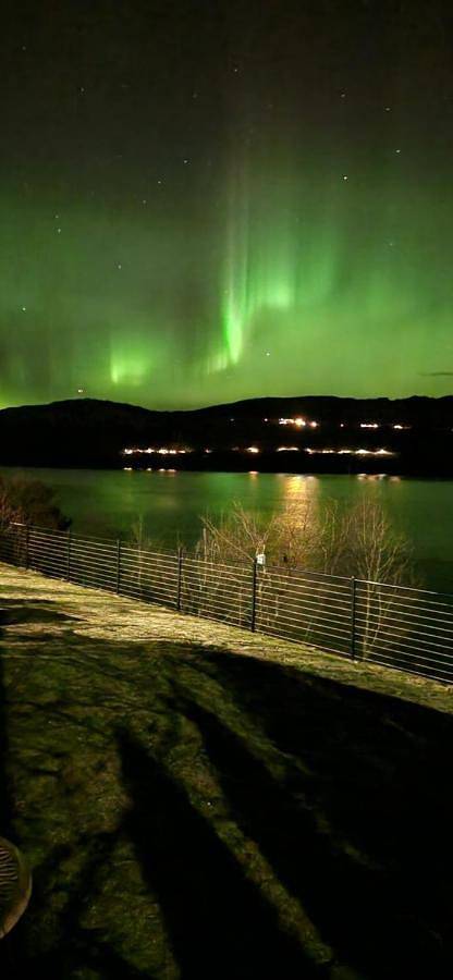 Gîte pour 4 personnes, avec vue ainsi que vue sur le lac et jardin dans Bergen