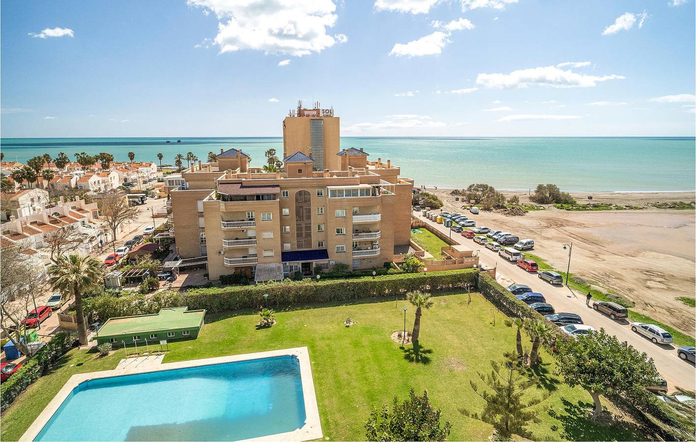 Apartamento vacacional entero, Vista al Mar Apt: Piscina, Terraza, Cocina, WiFi in Churriana, Málaga