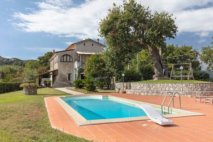 Villa con piscina per 12 persone, con Balcone e Giardino in Cilento