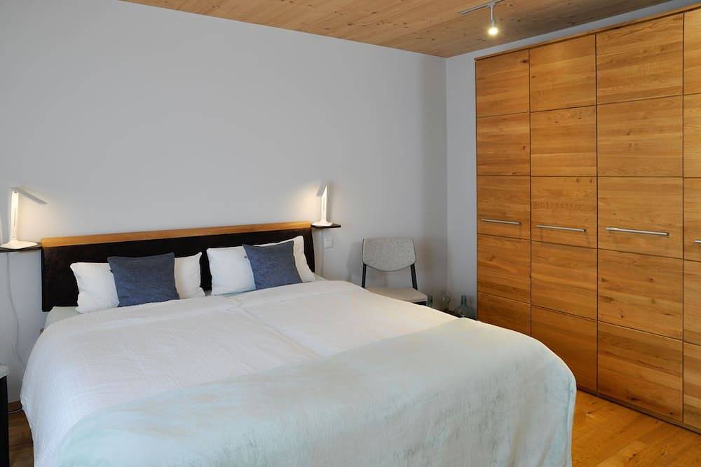 Ganze Wohnung, Großzügige Fewo  - zu Fuß zum See - Sauna - Utting am Ammersee in Utting, Ammersee