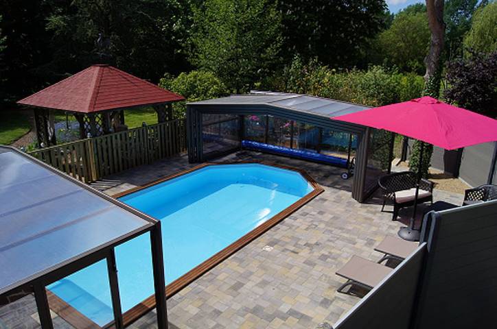 Gîte pour 6 personnes, avec Terrasse ainsi que Jardin et Piscine à Saint-Hilaire-Cottes
