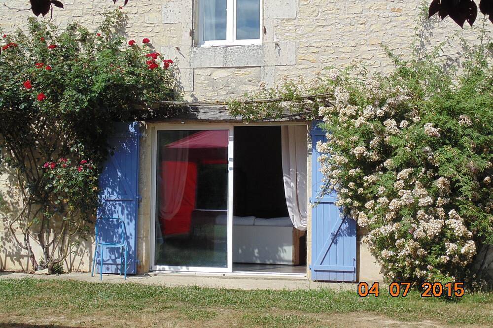 Gite De France Le Clos Constance in Charrais, Vienne (France)