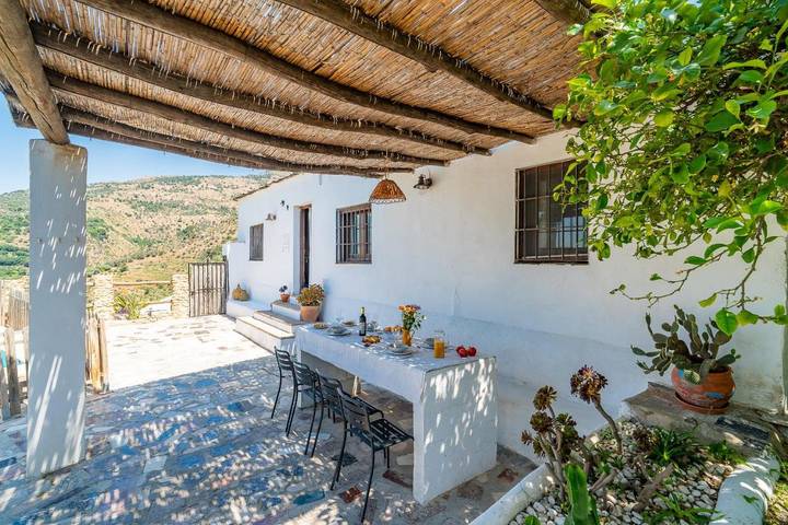 Gîte pour 8 personnes, avec Terrasse et Jardin ainsi que Piscine et Vue à Lanjarón - 4