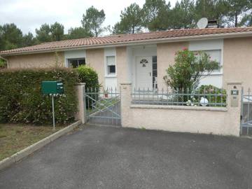 Chambre d’hôte pour 2 personnes, avec jardin ainsi que vue et piscine à Josse