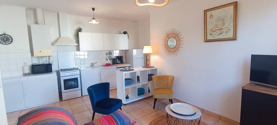 Gîte pour 4 personnes, avec terrasse dans Port Olona - 2