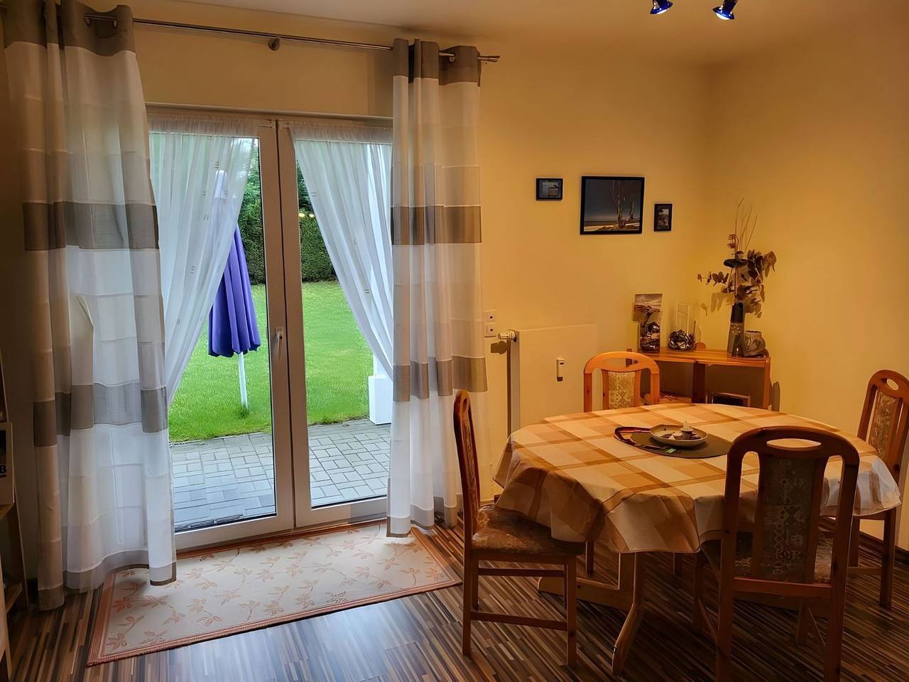 Ganze Wohnung, Ferienwohnung in Nienhagen: 70 m² mit Terrasse, Garten und Strandnähe (500 m) in Ostseebad Nienhagen, Nienhagen