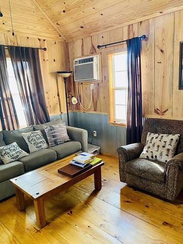 Log Cabin for 6 Guests in Mississippi, USA, Picture 1