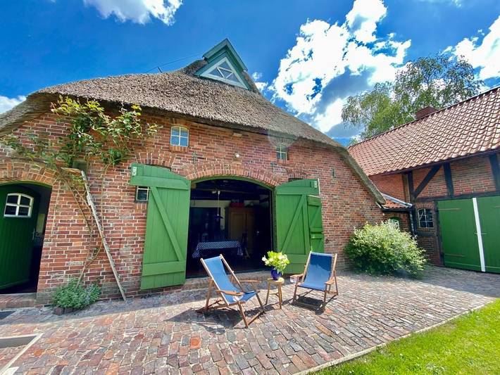 Ferienhaus für 8 Personen, mit Terrasse und Sauna sowie Garten in Jade