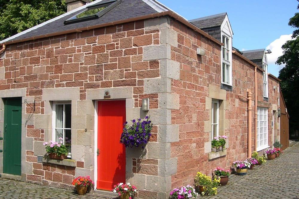 Cottage Located In A Stunning South Facing Two Acre Private Garden Setting in Melrose, Scottish Borders