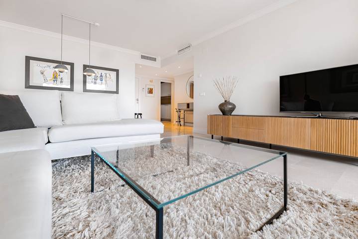 Ganze Wohnung, Las Canas Beach | Beachfront Golden Mile Sea View in Marbella West, Marbella