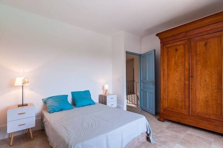 Magnificent stone farmhouse in Murs, Regionaler Naturpark Luberon