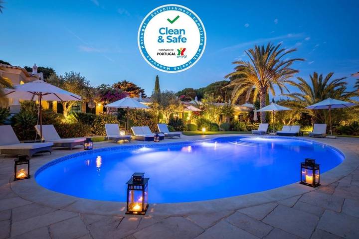 Villa voor 3 personen, with tuin and zwembad as well as terras in Olhos de Água