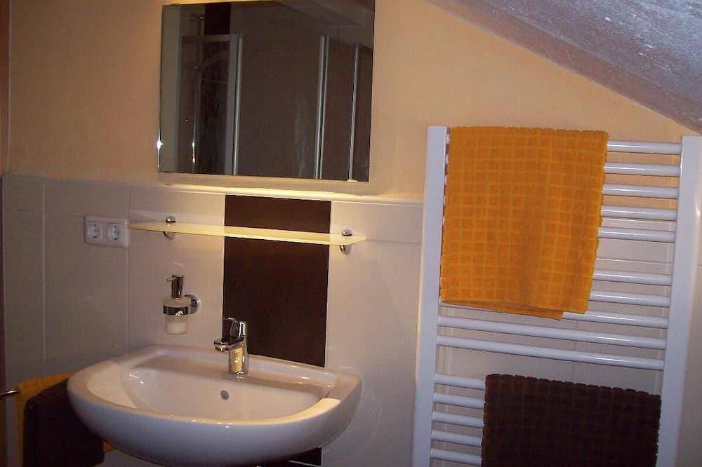 Ganze Wohnung, Nach Süden ausgerichtete, geräumige Ferienwohnung (110 m2) mit gemütlicher Wohnküche in Zwiesel, Ostbayern