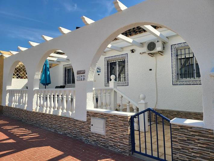 Location de vacances pour 4 personnes, avec vue ainsi que piscine et balcon dans Camposol