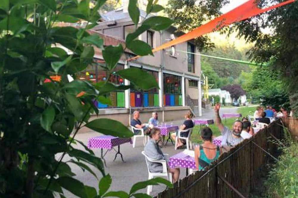 Mobile home with terrace for 4 people in Meyrueis in Meyrueis, Cévennes