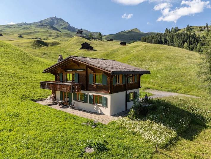 Hütte für 5 Personen, mit Balkon und Terrasse sowie Garten in Arosa